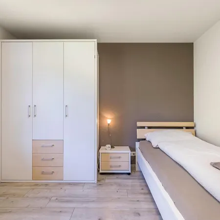 B463 Penthouse *